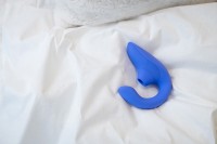 Womanizer Blend Vibe with Clit Stimulation Vibrant Blue