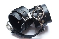 Karess Megan Leather Cuffs