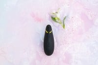 Womanizer Golden Moments: Womanizer Premium 2 + We-Vibe Chorus